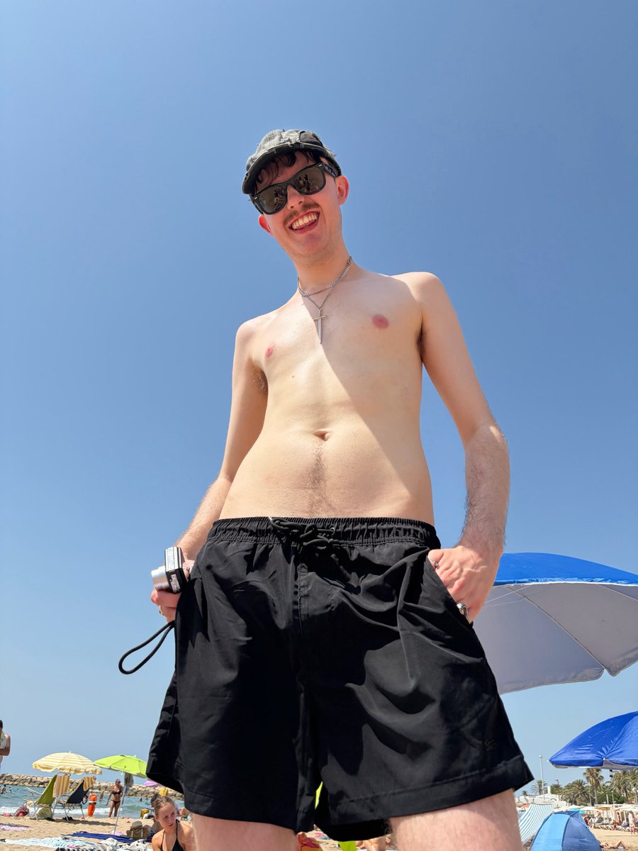 benclaymp3's tweet photo. beachin https://t.co/Xz5z2v2u8o