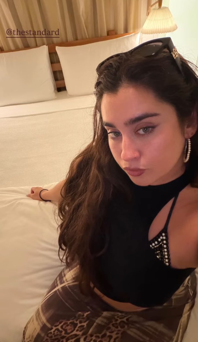 5HBrasil's tweet photo. A mulher mais linda do mundo!!!! https://t.co/LpkFcQ5agu