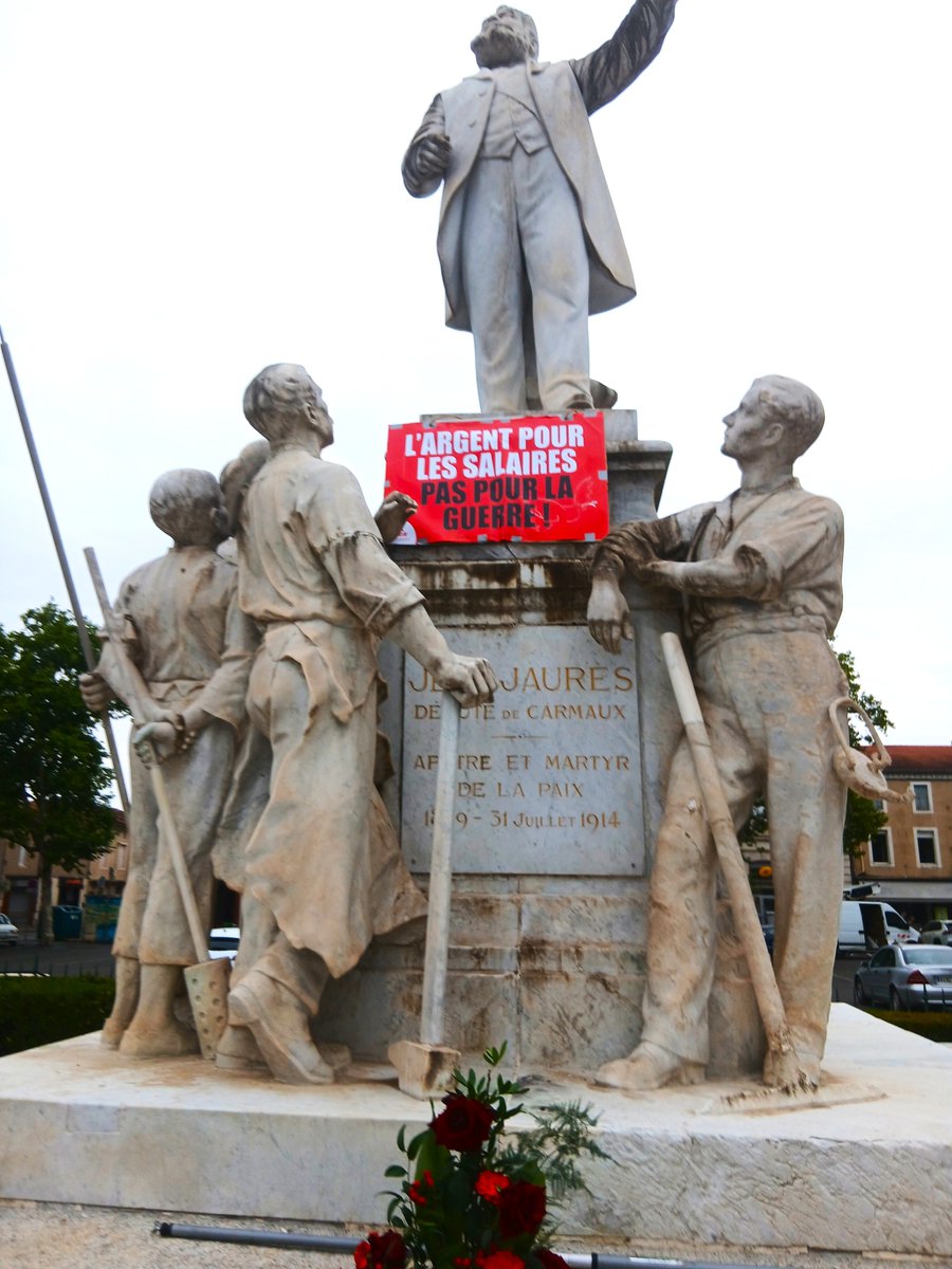PRCF_'s tweet photo. En action pour la #Paix.
Ce 31 juillet c'est à #Carmaux, avec #Jaurès que les militants du PRCF 81 ont appelé à la mobilisation.
Rappelant les enseignements du deputé du peuple, qui avait su dénoncer les tenants de l'union sacrée derrière la guerre impérialiste.
A #gauche chacun doit comprendrent qu'il faut cesser de toute urgence de marcher comme des somnanbules : nous sommes commes en 1914, les tambours de la guerre mondiale font écho aux grondement croissant des canons, des missiles et aux ravages de l'économie de guerre.
Oui, osons exiger la paix, l'argent pour les salaires pas pour la guerre.