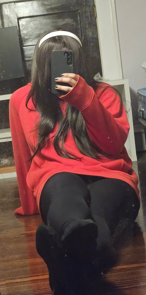 fkjuno4ever's tweet photo. My favorite color is red https://t.co/pkiZ5kl04n