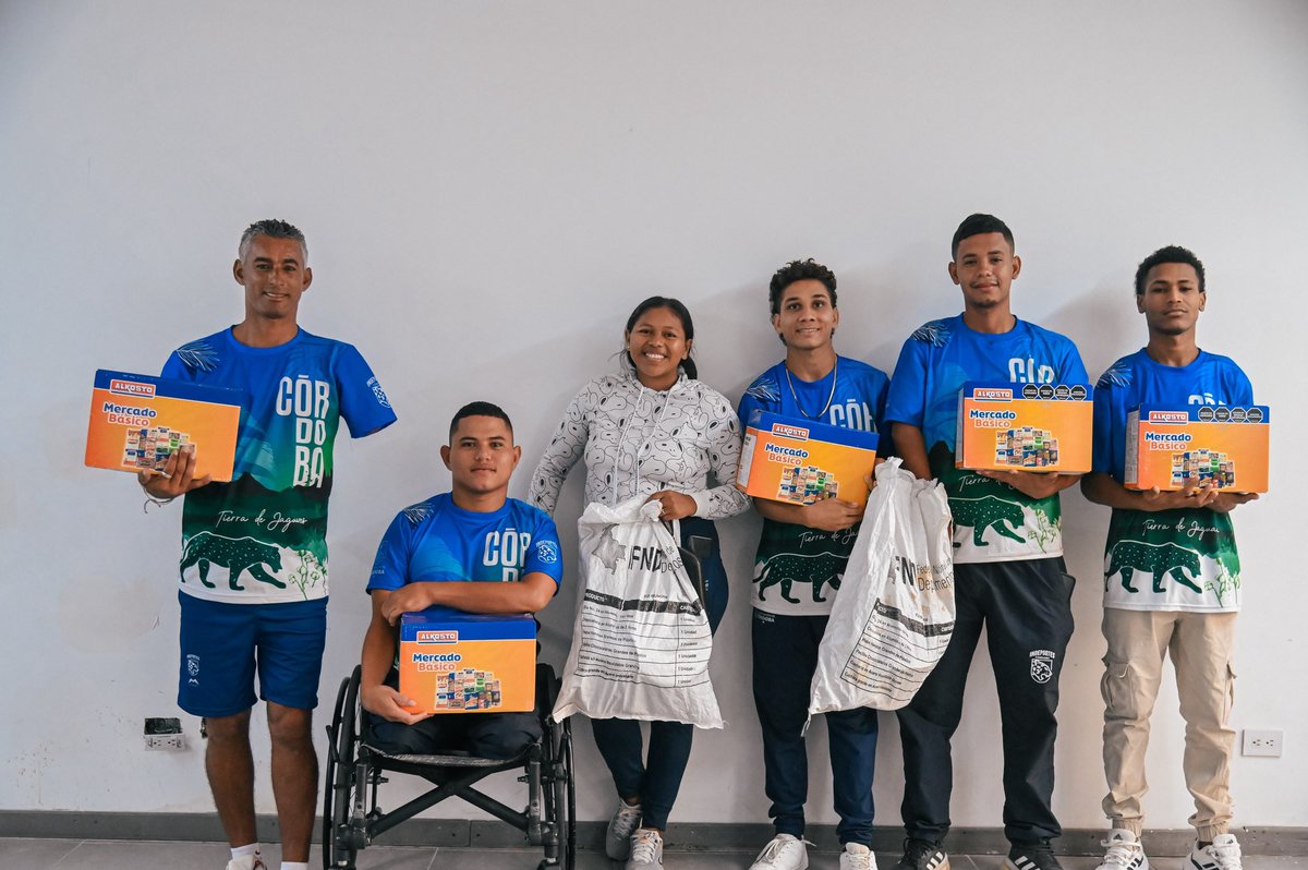 IndeportesCordo's tweet photo. En Indeportes Córdoba nos unimos a la Corporación Punto Azul para llevar mercados a nuestros deportistas y sus familias. 

Seguimos fortaleciendo alianzas que generan bienestar y más oportunidades para quienes dejan en alto el nombre de nuestro departamento. https://t.co/en6dZPeWb9