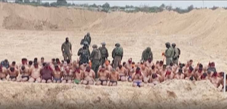 yvonneridley's tweet photo. If you are an Israeli how do you feel looking at these two photographs. One is Babi Yar in Kiev and one is in Gaza in December 2023 and September 1941 - can you spot the difference because I can't. #warcrimes #nazis https://t.co/yDuzv9yQSB