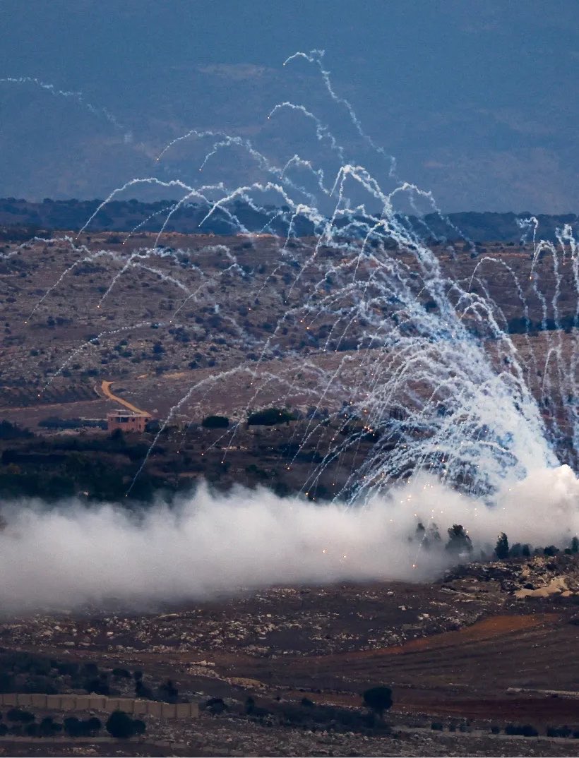 sahouraxo's tweet photo. Israel is raining white phosphorus over South Lebanon.

Sparking MASSIVE fires that are burning heritage olive groves and pine forests in Yaroun and Arnoun — landscapes that carry generations of history.

Israel is a menace to all living things. https://t.co/mt0dVEpx07