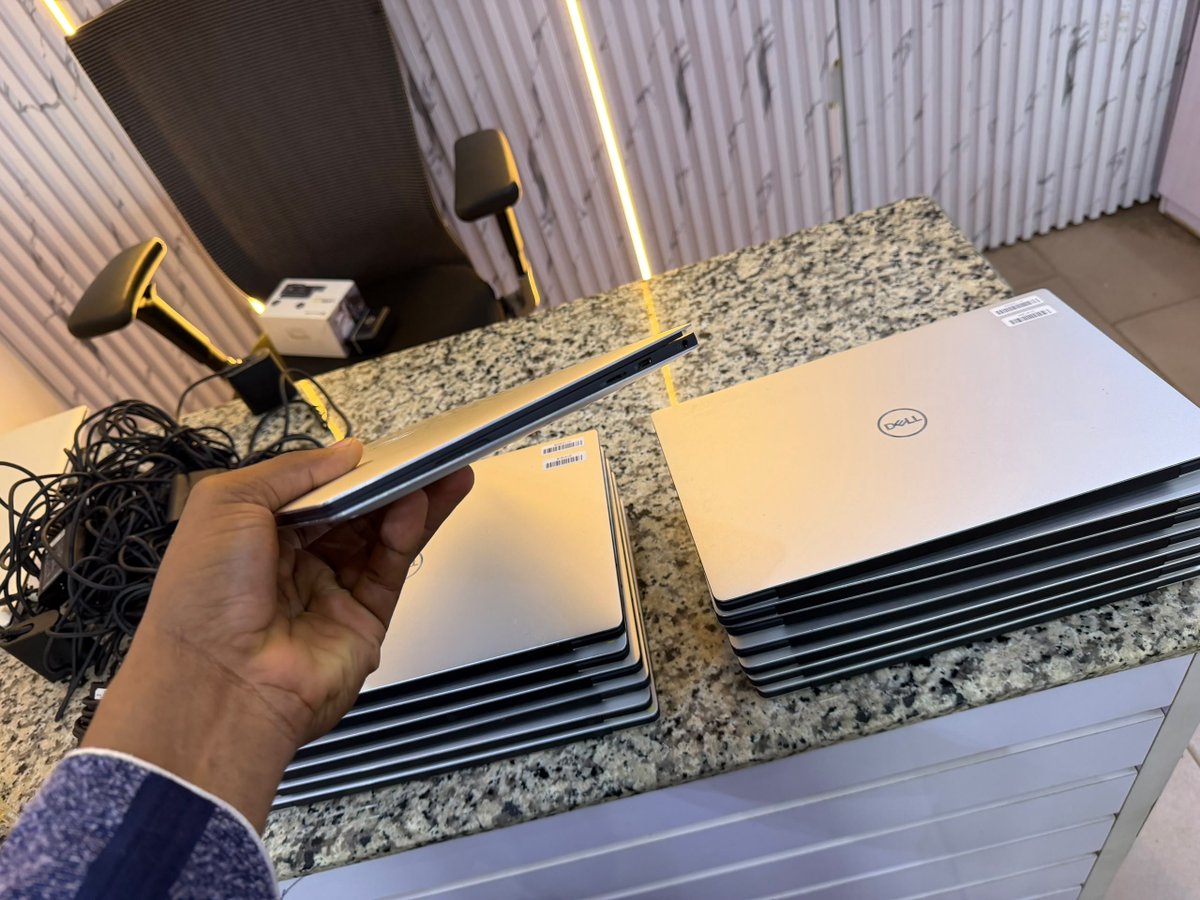 Baytec247's tweet photo. 14unit 💪🔥
Dell XPs 13 7390
Core i7
Touch screen 
10th generation 
512ssd
16gb ram 
Fingerprint 
13.3inch 
3 type c port 
Laptop and type c charger 
Price: 480k

+2349060040702 📞 or 💬

Peter #BBNaija cater efe wike betway Liverpool davido https://t.co/8nLqSbz0Sy