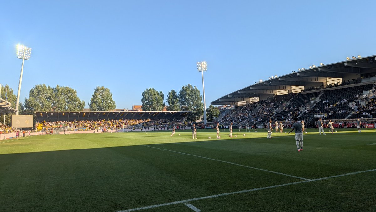 LucaWerth's tweet photo. Fürs 100ste Stadion aber schon süß. https://t.co/reVc9a41y5