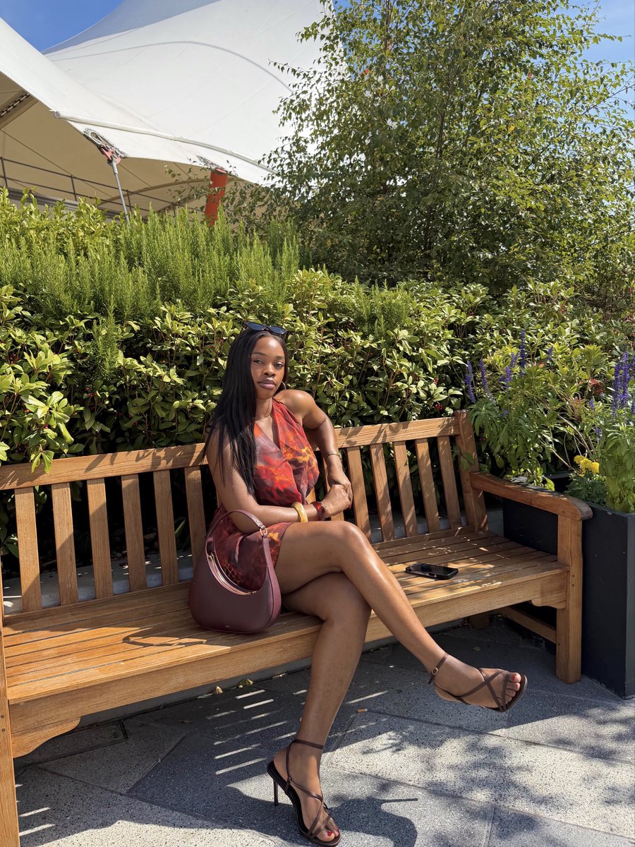 AmyBekeeeee's tweet photo. Category: Legssssss🥰 https://t.co/f29XWNVQUz