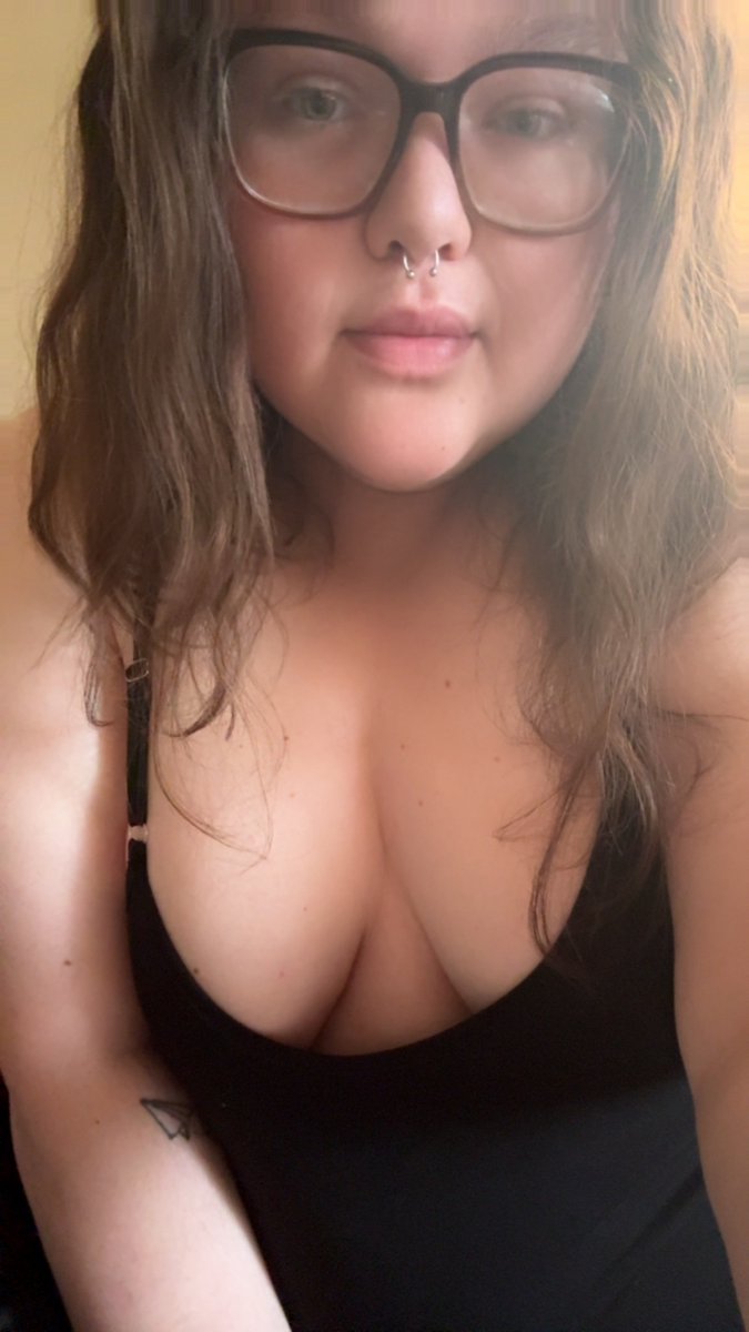 heckxxx's tweet photo. a selfie for your viewing pleasure 🤍 #nsfwtwt https://t.co/xj8yF1gfsP
