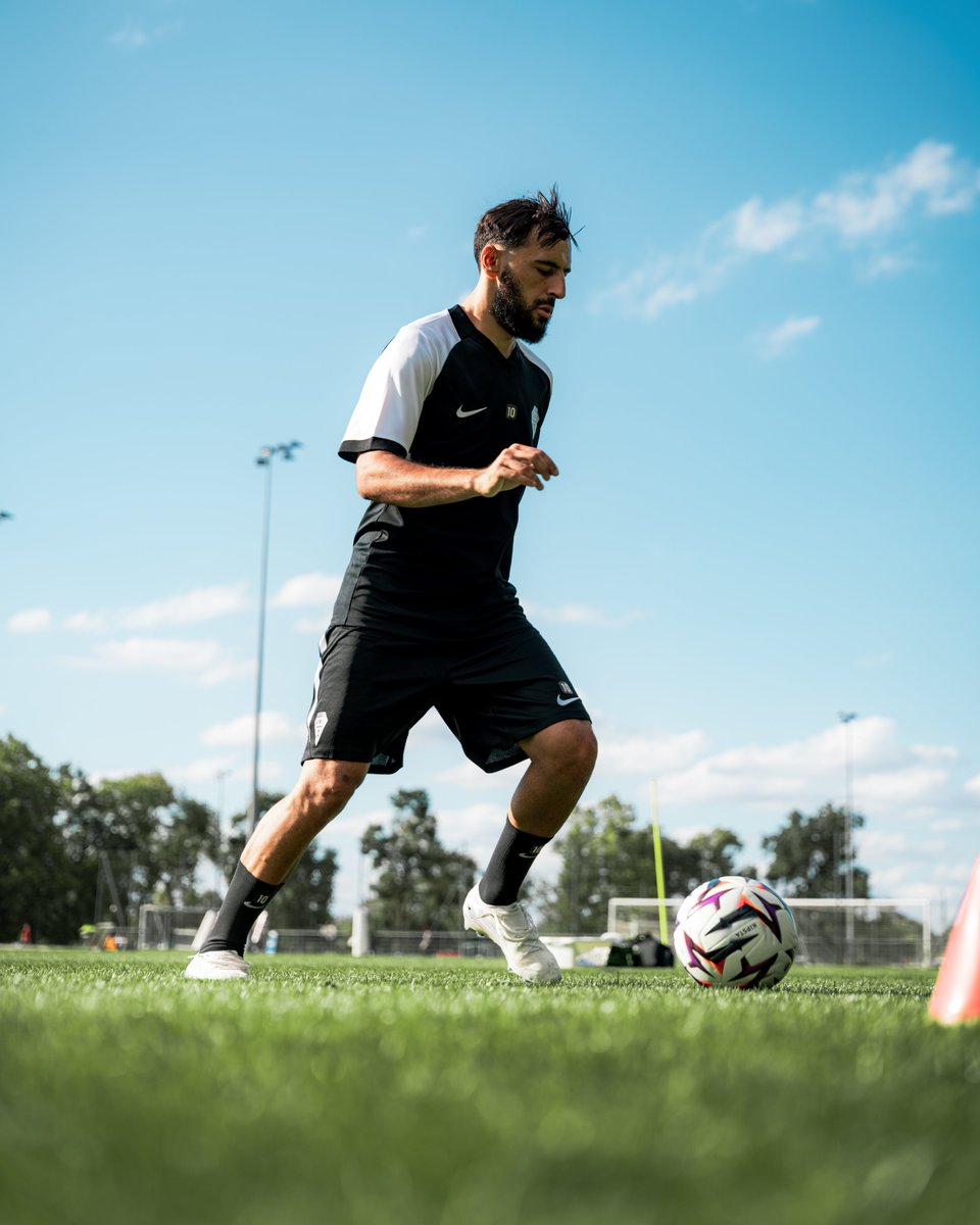 AngersSCO's tweet photo. Déjà au 𝐭𝐫𝐚𝐯𝐚𝐢𝐥 🙌 https://t.co/sxNkFFdNLM