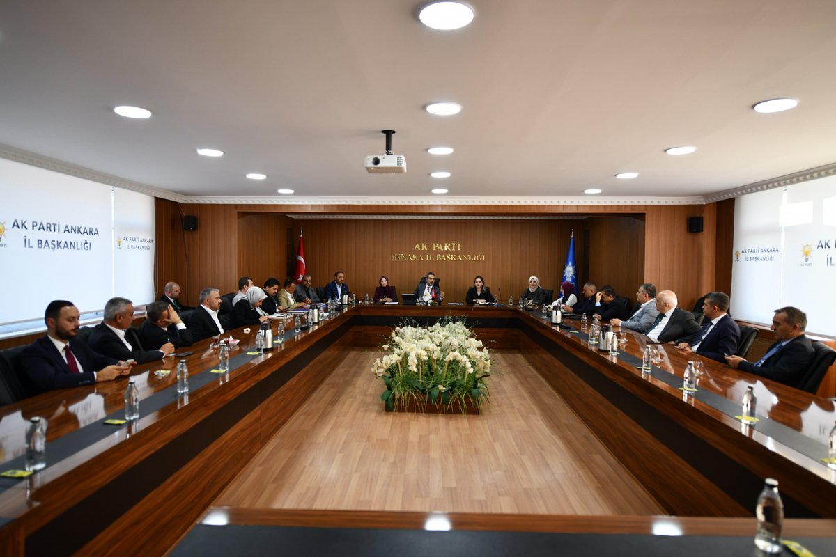 AkpartiAnkara's tweet photo. İl Başkanımız Sn. @hakanhanozcan başkanlığında, olağan Belediye Başkanları toplantımızı gerçekleştirdik. https://t.co/OG0UM7D6bQ