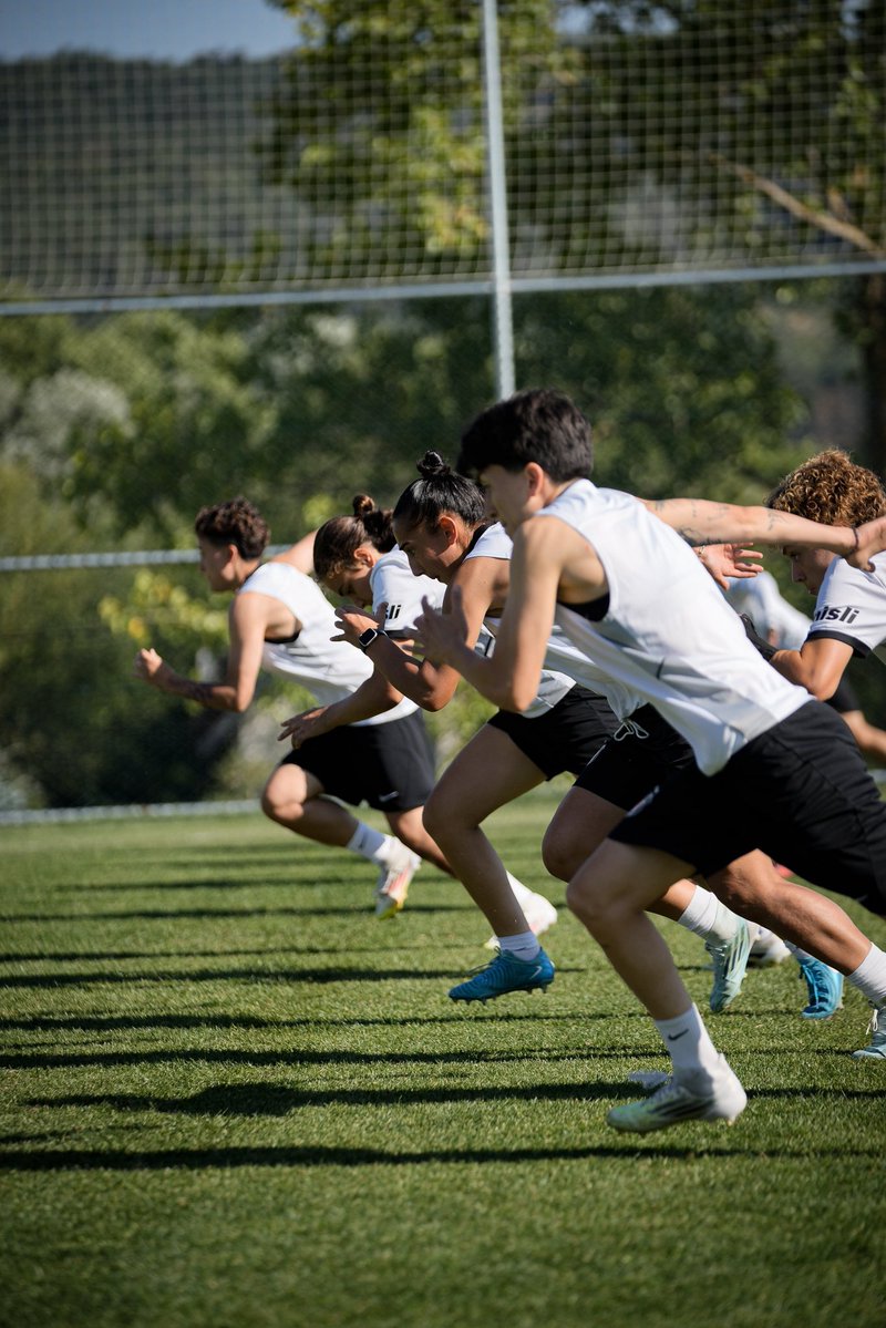 BJKKadinFutbol's tweet photo. Günün ikinci antrenmanı. ✅ https://t.co/8c3jqZn6pE