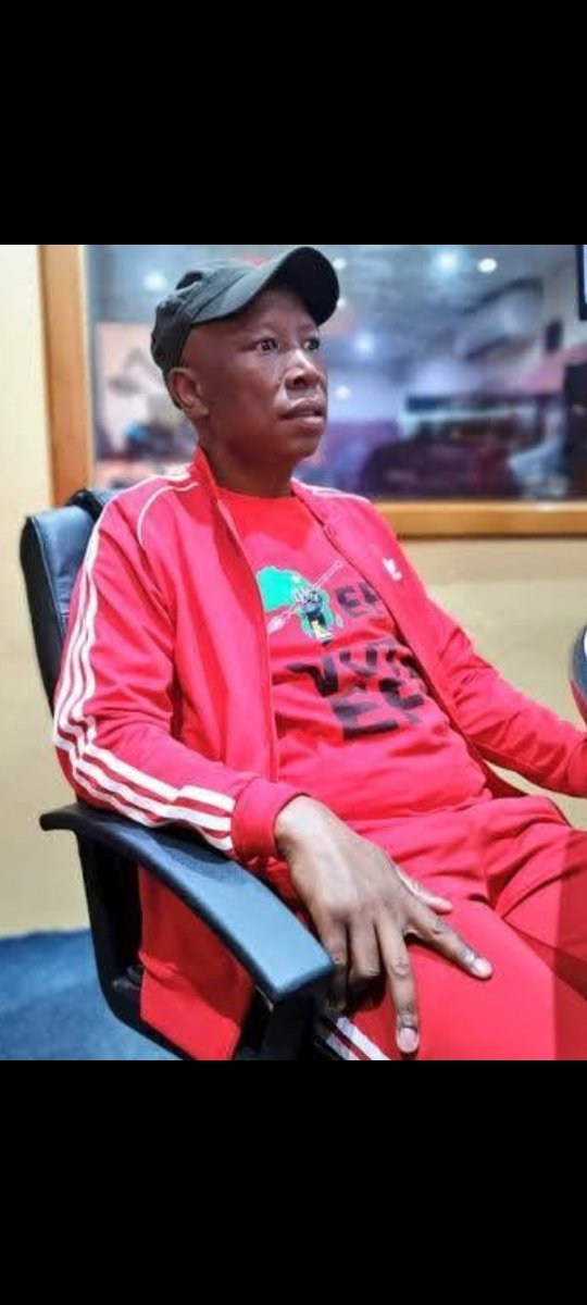 MutsongaMavuta1's tweet photo. @Khuliso_Ratshi @MkhontoweSizwex The life President https://t.co/Og2BgEBkyg