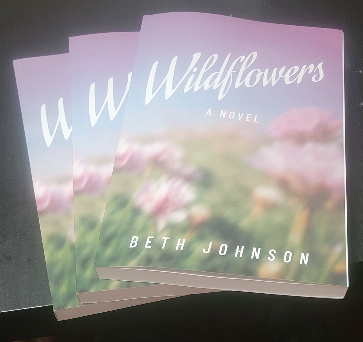 BooksByBeth23's tweet photo. I just signed three books for three special people that don't even know who they are yet. Details coming soon🏵😉 https://t.co/eOaCza4f1v