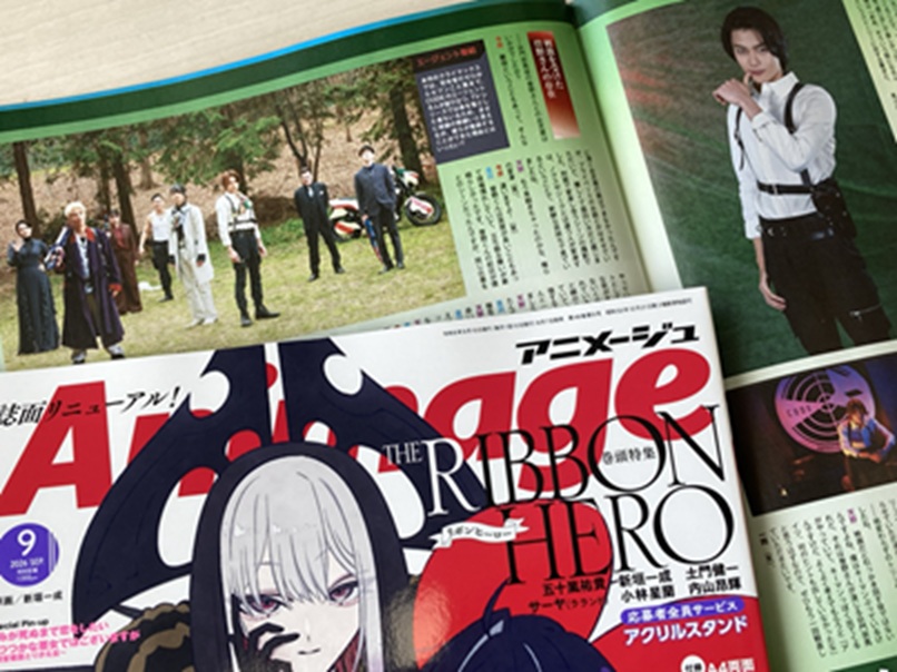 animage_tokuma's tweet photo. 【アニメージュ9月号／8月7日（金）発売】
『#仮面ライダーゼッツ』特集は万津莫役 #今井竜太郎 さん、小鷹賢政役 #古川雄輝 さん、ジーク役 #天野浩成 さんのライダーキャスト座談会＆撮り下ろしを掲載！　現在公開中の映画の見どころ、撮影の思い出などをお話しいただきました。 https://t.co/pS2NBlmNfj