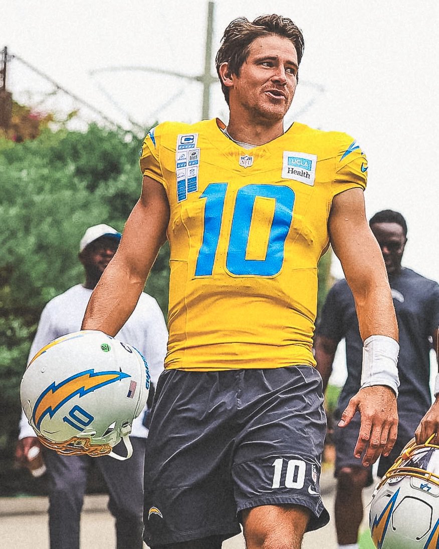 chargers tweet picture