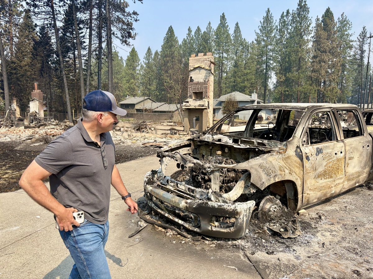 RepBaumgartner's tweet photo. Heartbreaking scenes of devastation at the Spokane fires, but thankfully so far no reported loss of life. 🇺🇸 https://t.co/w2saL3SQrN