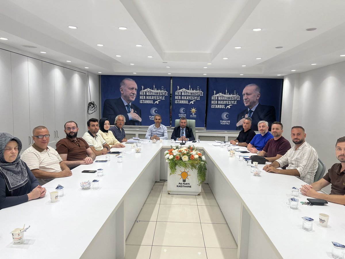 akkagithane's tweet photo. İlçe Başkanımız Erkan YILDIRIM Başkanlığında, il koordinatörümüz Ahmet KESERCİ’nin katılımlarıyla Haftalık Yönetim Kurulu Toplantımızı Gerçekleştirdik. 

@erkanyildirim76 
@ahmet_keserci 
@abdullahozdemir 
@akpartiistanbul https://t.co/uvCIgurckW