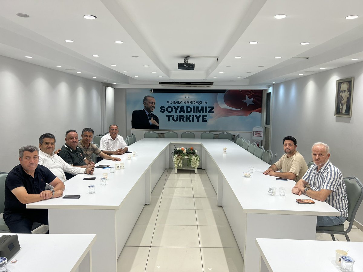 akkagithane's tweet photo. İlçe Başkanımız Erkan YILDIRIM Başkanlığında, il koordinatörümüz Ahmet KESERCİ’nin katılımlarıyla Haftalık Yönetim Kurulu Toplantımızı Gerçekleştirdik. 

@erkanyildirim76 
@ahmet_keserci 
@abdullahozdemir 
@akpartiistanbul https://t.co/uvCIgurckW
