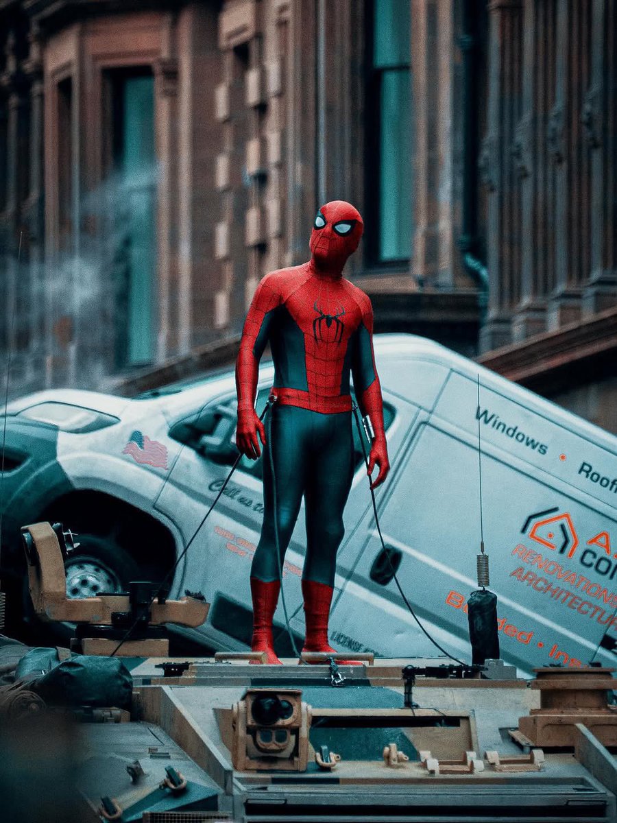vaughanilla_cos's tweet photo. I won’t deny the influence it had and how good it was for the time. But the TASM2 and BND suits are just so much better imo. https://t.co/lWhQ5Nqvd9