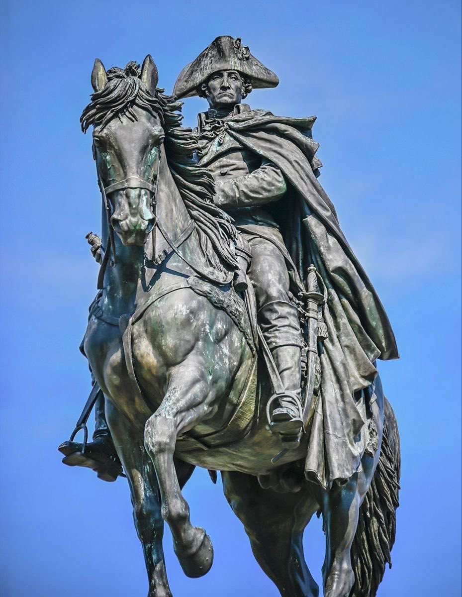 dracomcgee's tweet photo. Napoleon issued a 10 day period of mourning after finding out about the death about the father of The United States of America, George Washington. https://t.co/RmMju3uPDP