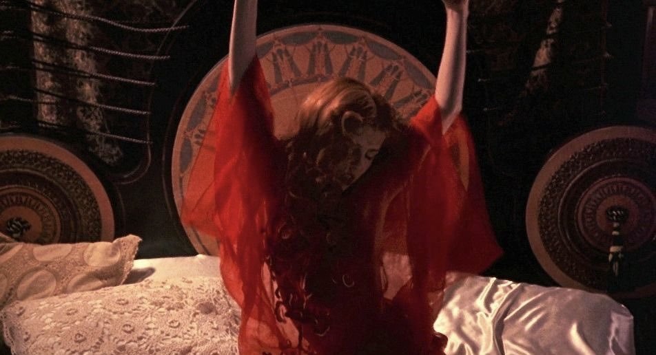HauntedMovies's tweet photo. Bram Stoker’s Dracula (1992) dir. Francis Ford Coppola https://t.co/rtYUnT5Ofs