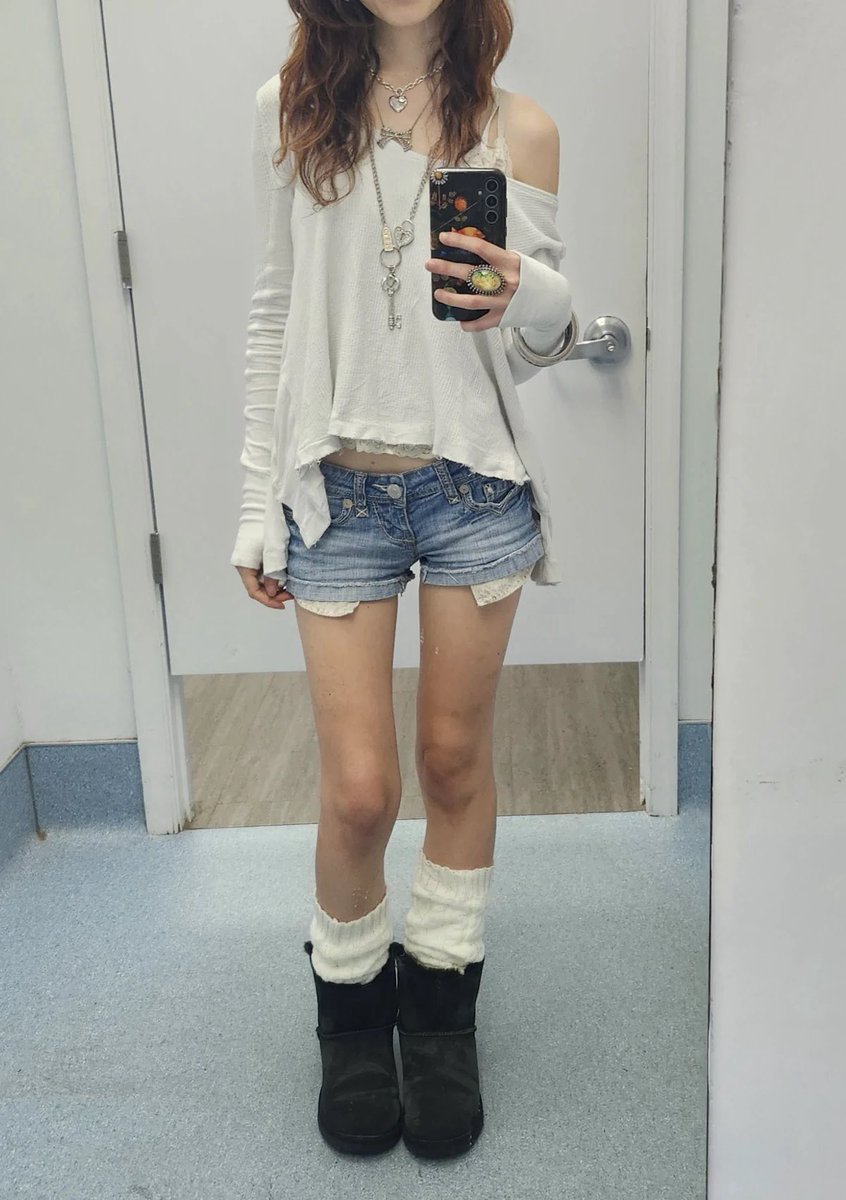 carafait's tweet photo. this specific brand of thinspo will always get me https://t.co/zMtFDZ56hm