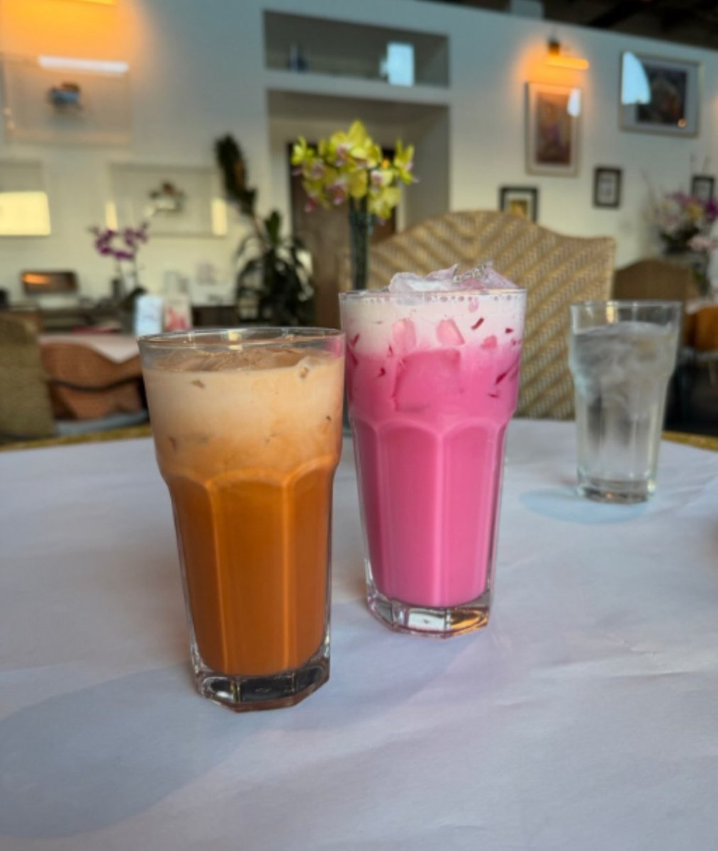 TheCartoonBase's tweet photo. ‘Phineas and Ferb’ creator Dan Povenmire says his girlfriend noticed their drinks look like they’re themed after Phineas and Isabella. https://t.co/dw2EO60TN8