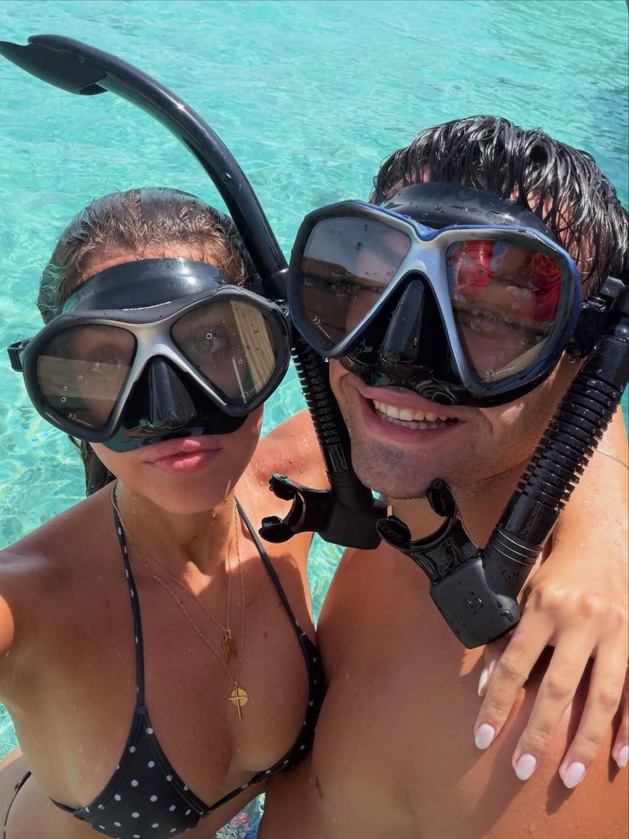 BarcaTimes's tweet photo. Pedri enjoying his vacations in Maldives 🇲🇻 https://t.co/gQzcQc4luU