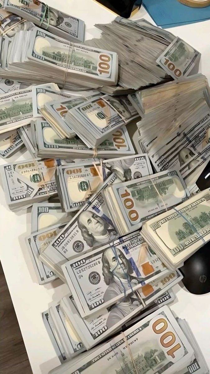 Maansi880317's tweet photo. Manifesting 💵💵💵 https://t.co/oHpPws7vAc
