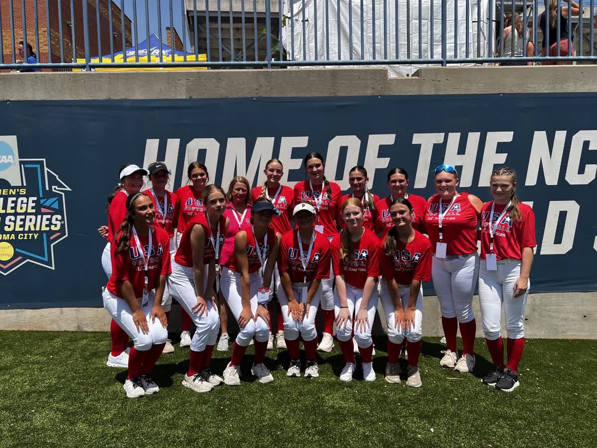 WhitTink2030's tweet photo. Last night was an awesome experience watching the @USASoftballWNT win it all!! What a great motivator as I start playing games today 2pm and 4pm (central time)! I am so excited to play today! Thanks again for this opportunity @USASoftball! 

@mayliebpitching @PhenixGold3031 @TOP_D1RECRUITS @tagupSoftball @gatorjack72 @Bryanthornetsb @SoftbalAmerica @ExtraInningSB @SBRRetweets @LineDsoftball @DiamondAddicts @CoastRecruits