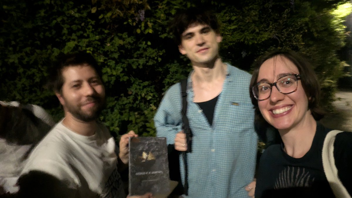 javimgol's tweet photo. 🎭Mañana haré análisis de #TheMadKing, obra de teatro del Torneo de Harrenhal y la Rebelión creada por @GRRMspeaking y @TheRSC tras verla ayer: volveré el sábado al Opening night.
1️⃣ES LA MEJOR FICCIÓN QUE HE VISTO EN DIRECTO
2️⃣Ha cambiado mi percepción de Rhaegar, Lyanna y Elia. https://t.co/t5YC1UWZs9