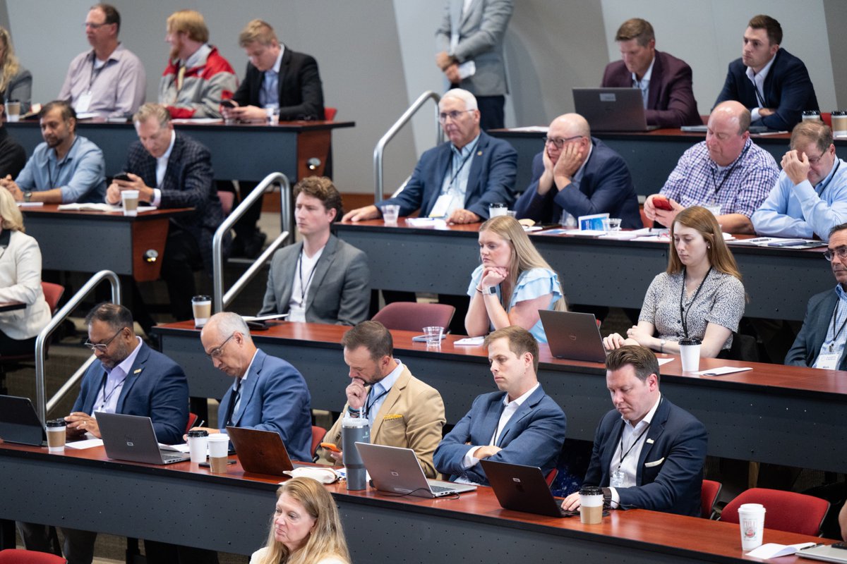 USRepMikeFlood's tweet photo. We had a very successful Flyover Fintech Morning Session today!

Be sure to stay tuned for this afternoon's programming as we hear from national and Nebraska leaders and experts. https://t.co/1f6Q9bhPi4