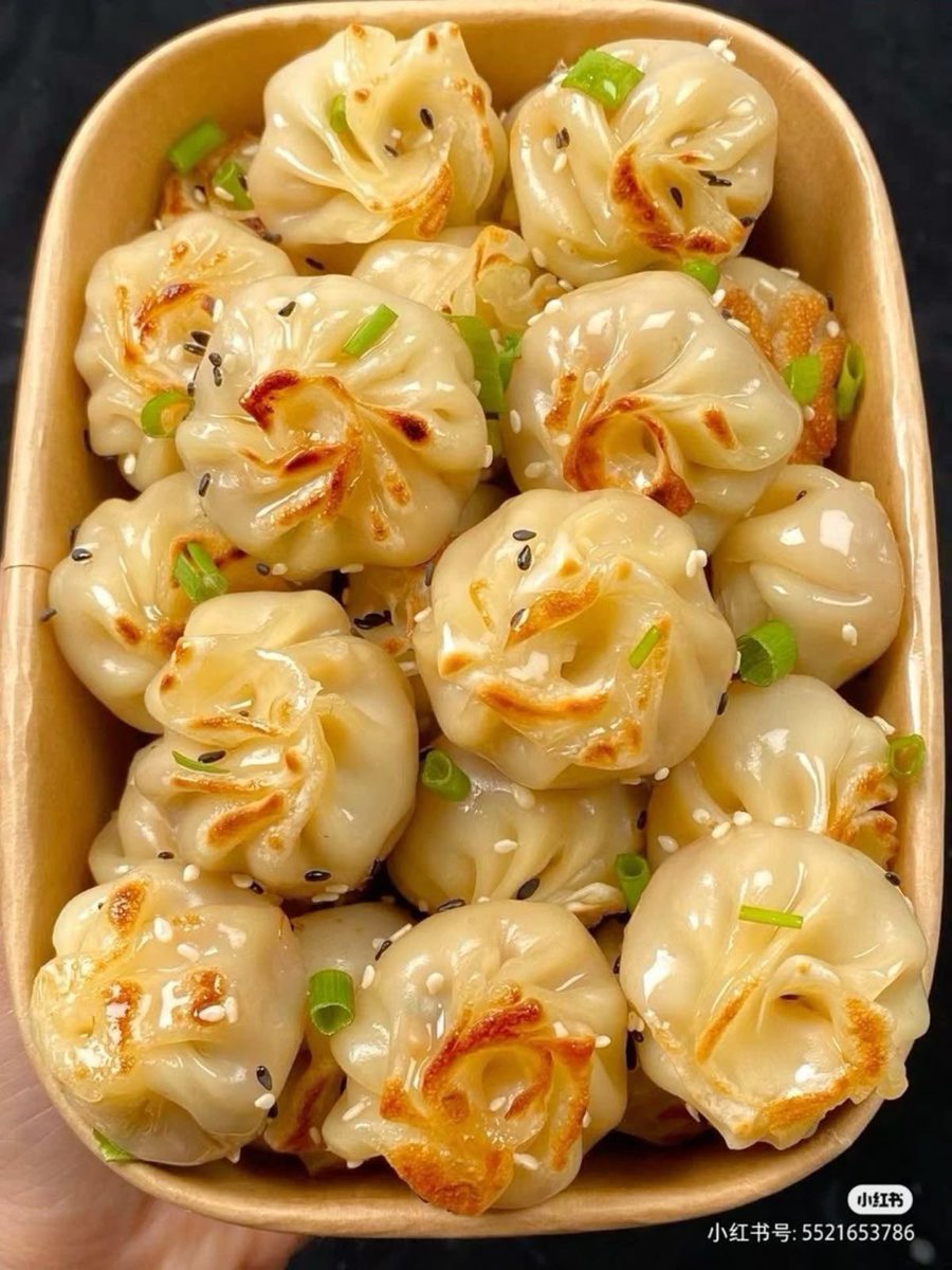 undeadobituary's tweet photo. how pinterest views you >⩊<.ᐟ

꩜ clothing style
꩜ hairstyle 
꩜ sweet food 
꩜ salty food https://t.co/0QyHHMbmQt