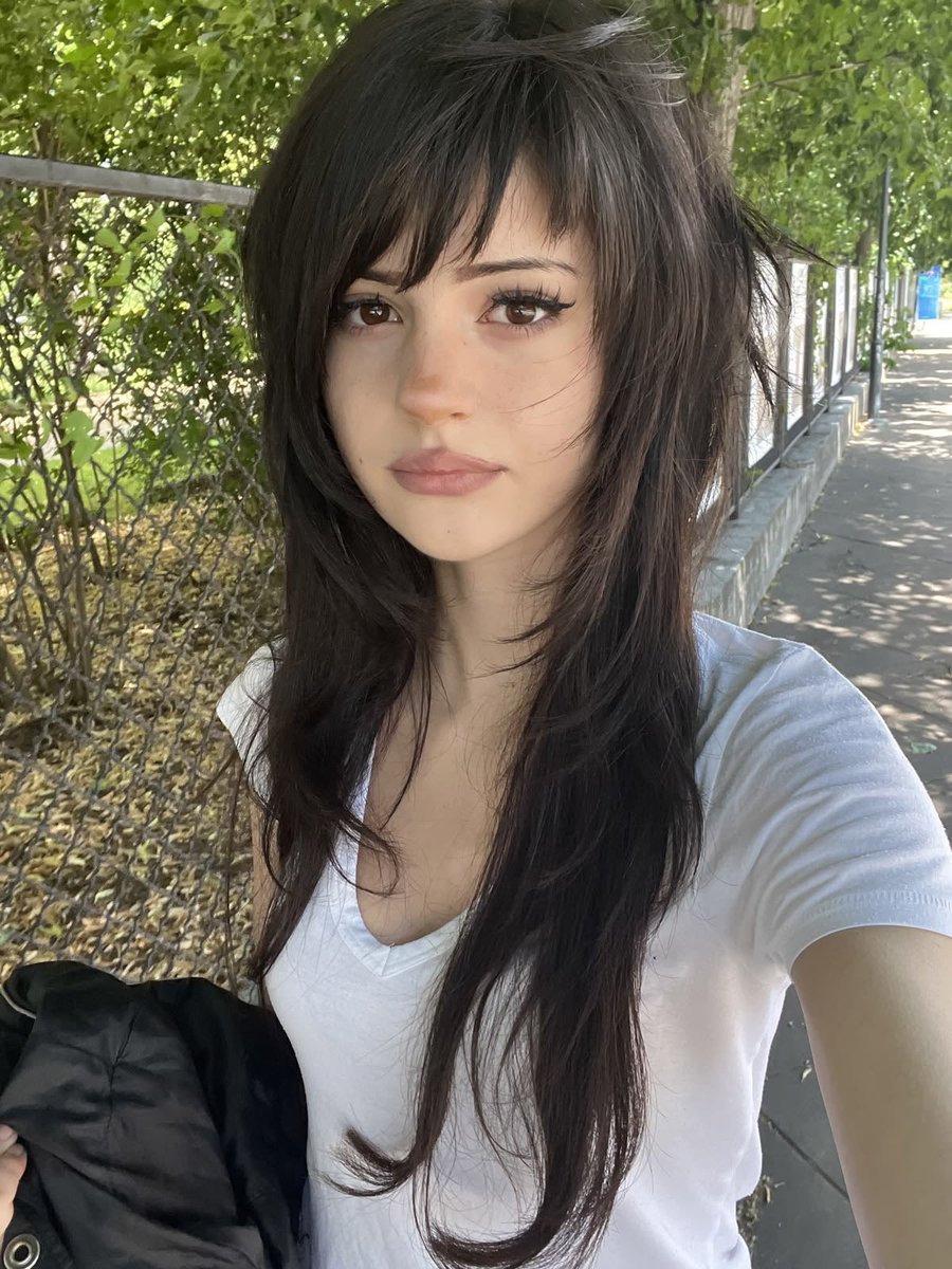 undeadobituary's tweet photo. how pinterest views you >⩊<.ᐟ

꩜ clothing style
꩜ hairstyle 
꩜ sweet food 
꩜ salty food https://t.co/0QyHHMbmQt