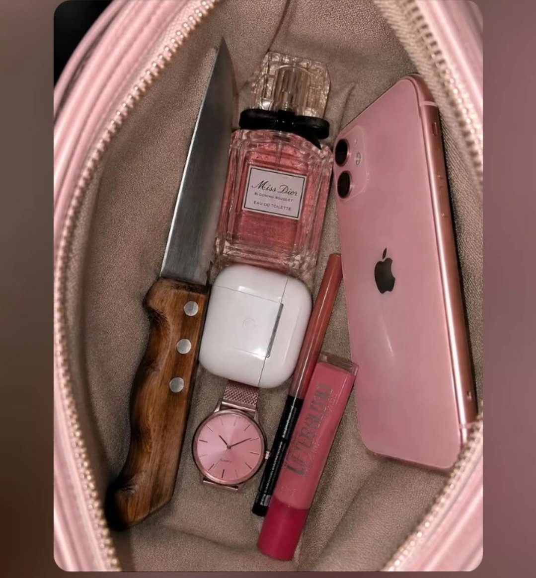 ownjohns's tweet photo. Bag ni ya nini...?
Her: https://t.co/1M9guVSDux