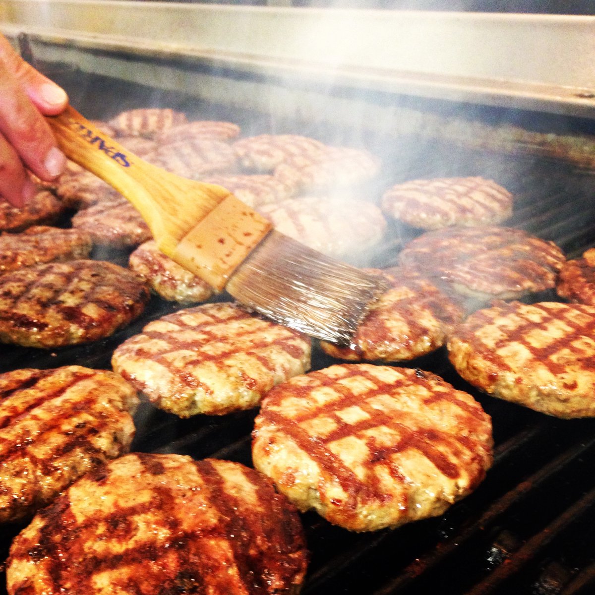 SteakOutColumbu's tweet photo. WARNING: Image may cause instant cravings and online ordering at https://t.co/Y9zx1l9I8P. #burger https://t.co/LZFWlN18Lu
