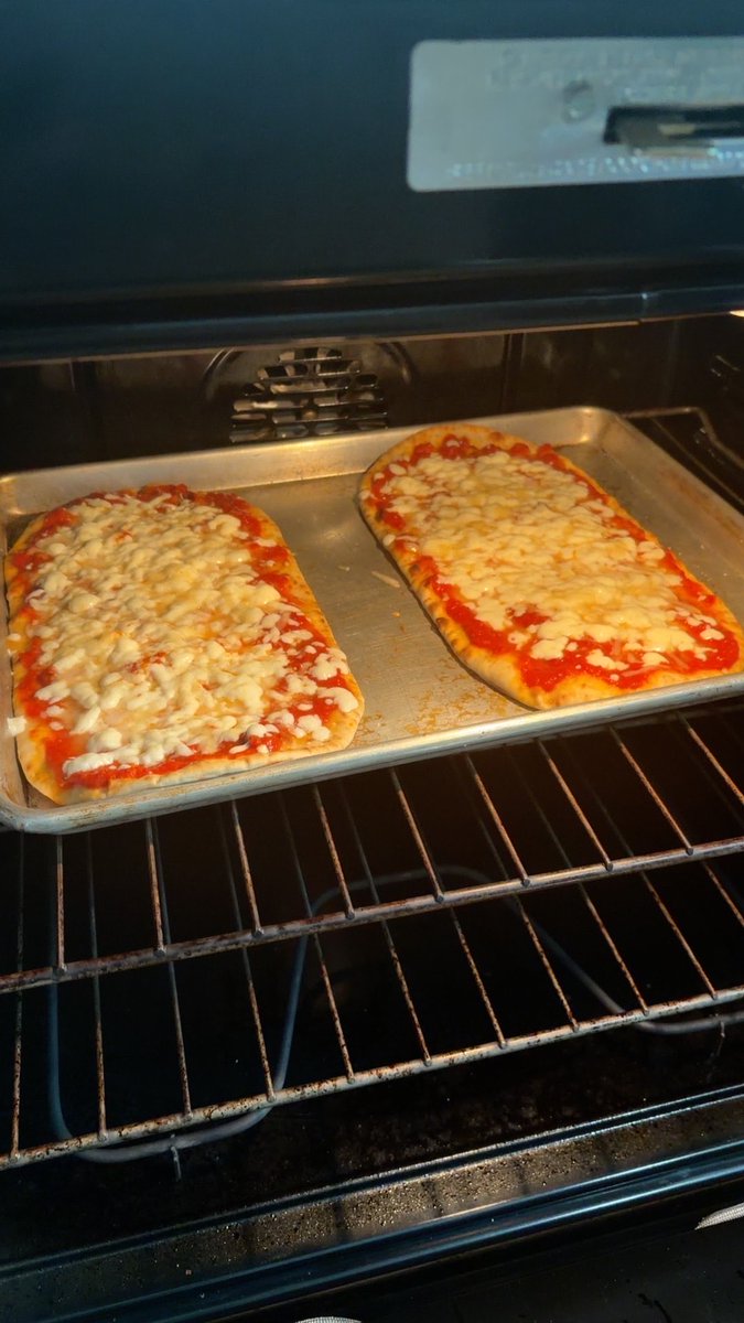 Crossbowxd's tweet photo. Pizza https://t.co/8MxmT2zfFm