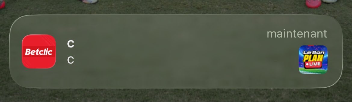 Betclic's tweet photo. « C » comme CE SOIR C’EST FEEBETS* 👀 
10x10€ de Feebets* à se partager pour vibrer devant le match de Lyon ! 
 Qui a vu la notif ? 😅  RT + ton pseudo Betclic ✍️ https://t.co/AGFQz1THCC