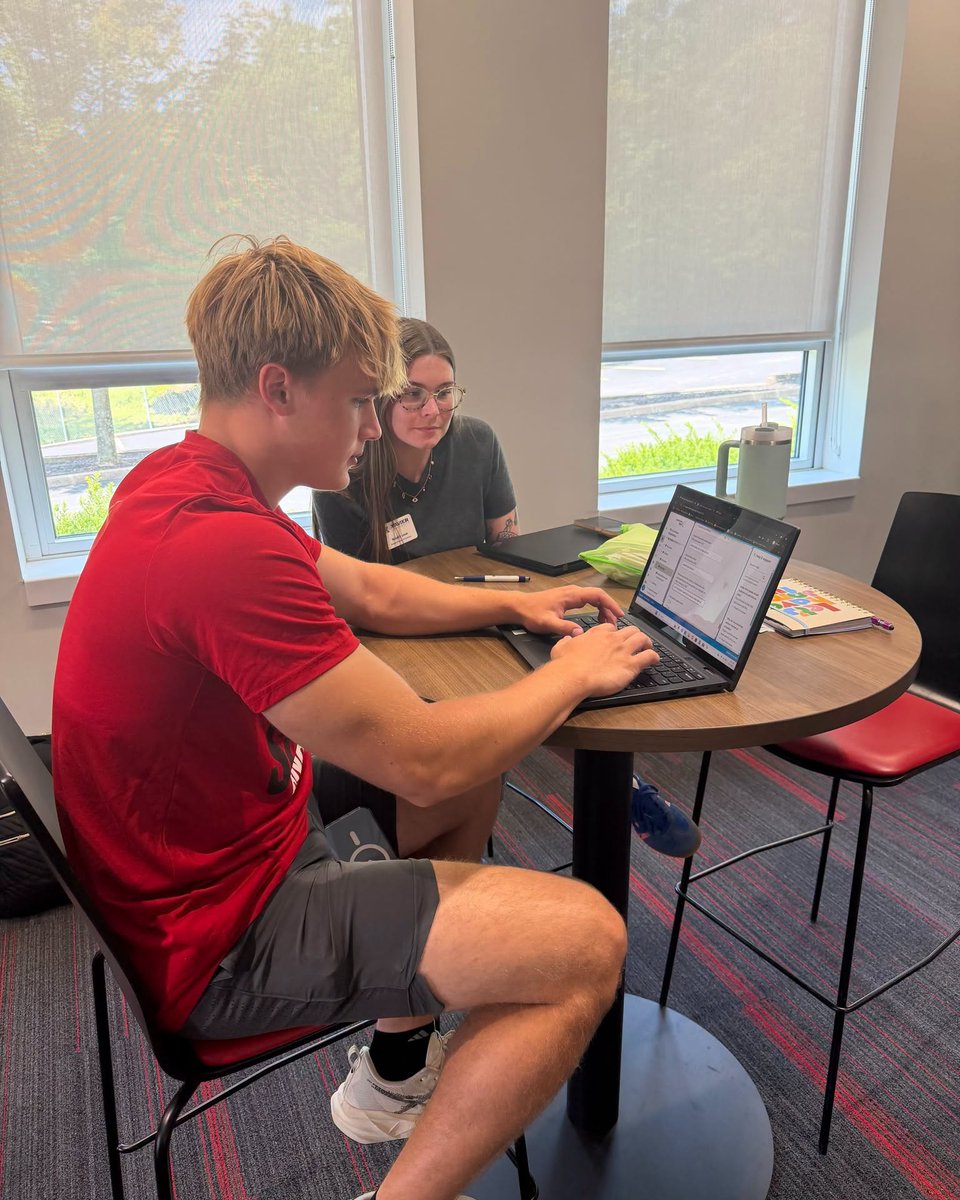 LaSallePride's tweet photo. Show more
Huge thanks to our college rep partners from UC, UD, UK, U of L, Xavier, and Mount St. Joseph! 🙌 Last week they volunteered their time to help our Class of 2027 with applications, essay feedback, and personalized guidance. Grateful for partners investing in our Lancers https://t.co/cliOUcn0xO