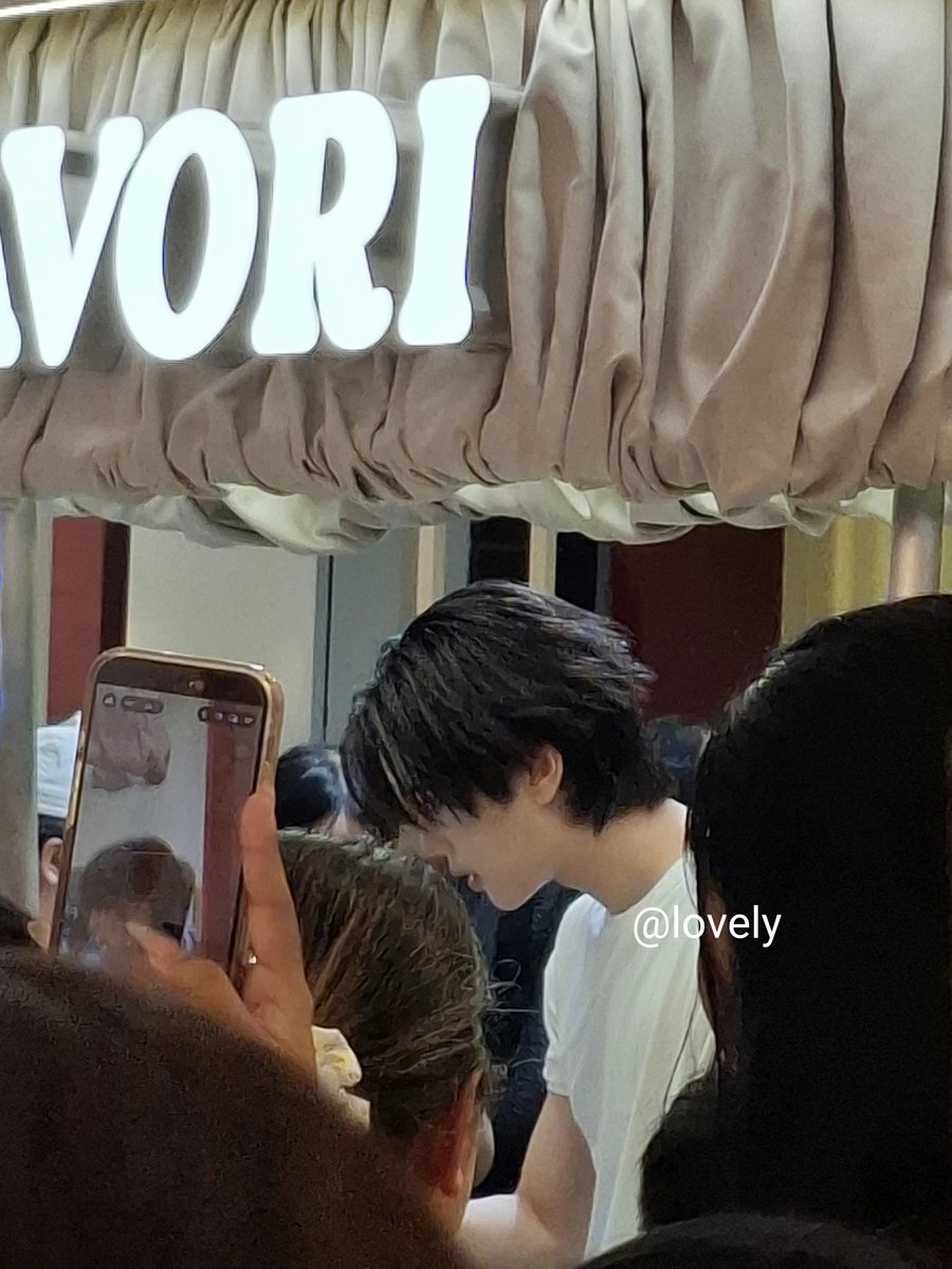 Moonless_World's tweet photo. พ่อค้าหล่อบอกต่อค้าบบบบ

📍แวะมาได้นะคะทุกคนที่ Navori pop up store at Siam Paragon G floor

#NAVORISiamParagon #NAVORI #NAVORIBKK #dunknatachai #dunkdunk @dunknatachai @navoribkk https://t.co/ZeIOl1VEVf