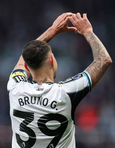 Ldntoon's tweet photo. Bruno gave his prime years to us, never refused to play, captained us with pride and brought home our 1st 🏆 in my lifetime. £80-90m for a player nearly 29 is good business, he’ll never deserve the treatment Isak got. @brunoog97 will always get a warm welcome back from me #NUFC https://t.co/QSaZUq7u9Y