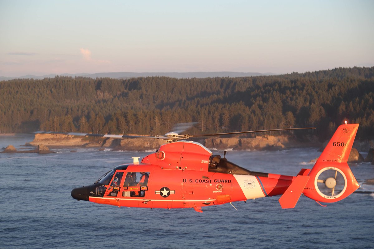 verticalavi's tweet photo. Happy 235th Birthday to the U.S. Coast Guard! 🎉
 
Thank you for your service and for the vital role Coast Guard aviation plays in protecting lives and advancing the vertical aviation industry. 🚁
 
#USCGBirthday #SemperParatus #VerticalLift https://t.co/e0jQLwckSQ