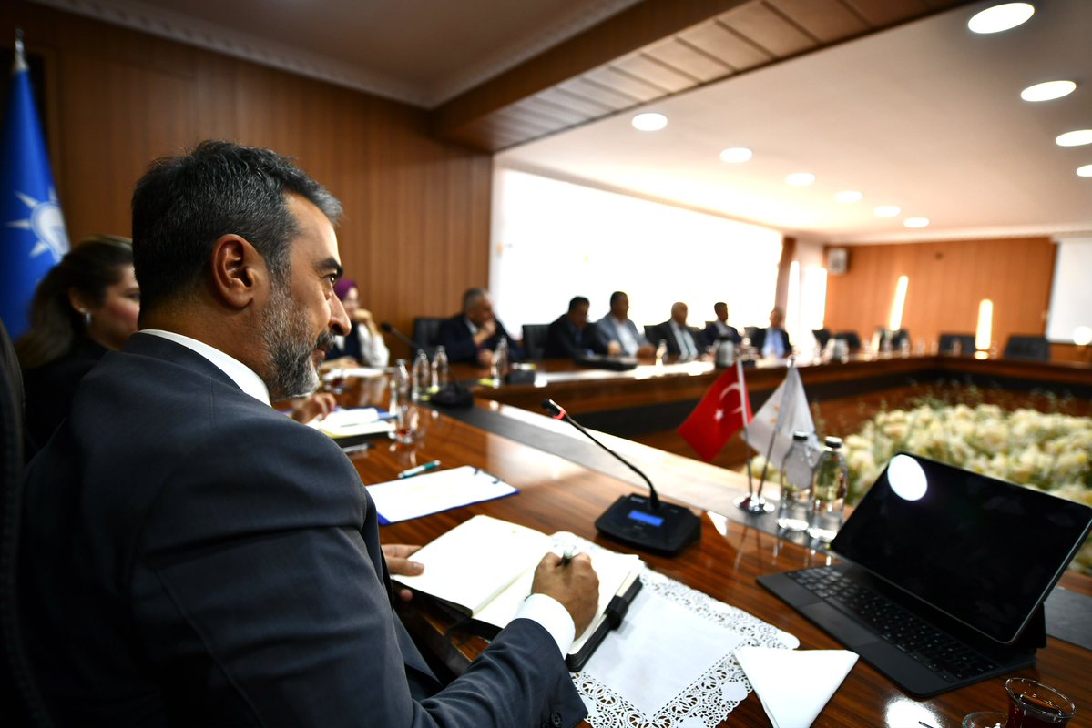 OzarslanMesut's tweet photo. AK Parti İl Başkanlığımızda düzenlenen Belediye Başkanları Toplantısı’na katıldık.

Şehrimizin geleceği, hemşehrilerimizin refahı ve yerel yönetim hizmetlerimizi daha da ileriye taşımak adına sürdürdüğümüz çalışmaları ele aldık. 

Birlik ve beraberlik içerisinde Ankara’mız memleketimiz için çalışmaya kararlılıkla devam ediyoruz.

@AkpartiAnkara @hakanhanozcan