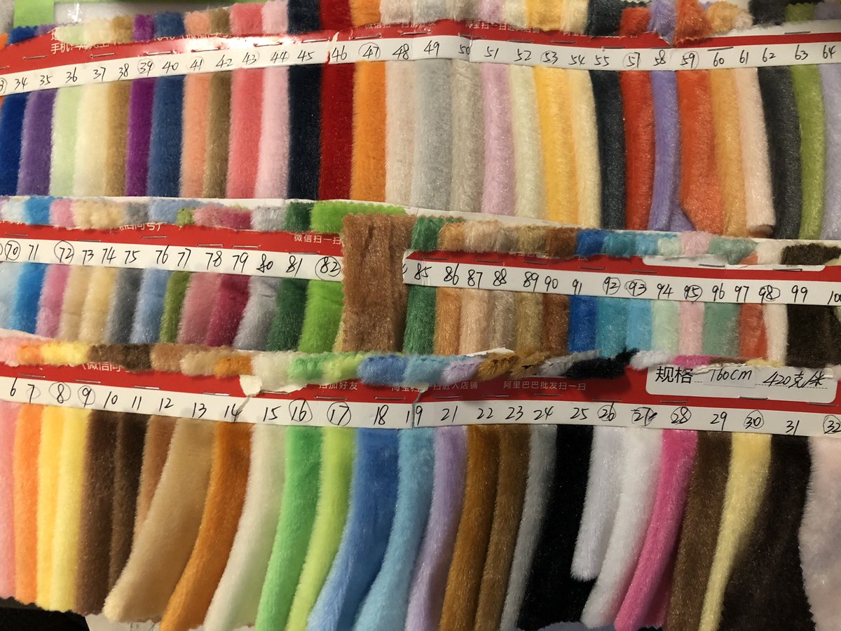 The_Invad3r's tweet photo. New swatches and fabric 🤩 3mm faux glossy fur. It has a sparkly shine to it. https://t.co/93r145NjUb