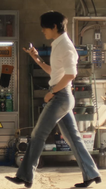 rozelotz's tweet photo. LEMON DROP JEANS https://t.co/Hg889d5Klz