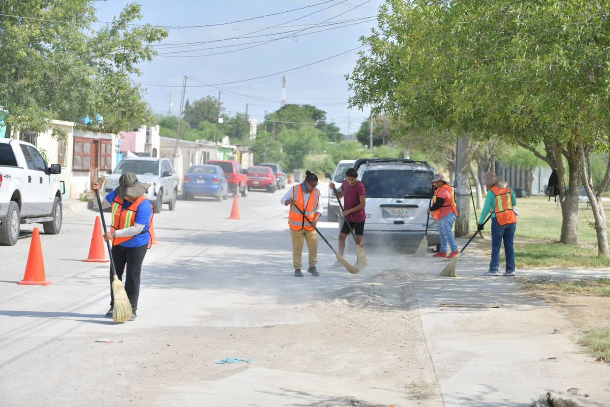 MartinGomezCald's tweet photo. #Acuña | Encabeza alcalde @dehoyosemilio Brigada #Integral "Manos a la Obra", en #Fracc "Fundadores".
https://t.co/MKRv3PSW1c #RTNews #Saltillo @albertodeluna https://t.co/Xz77PZzAyE