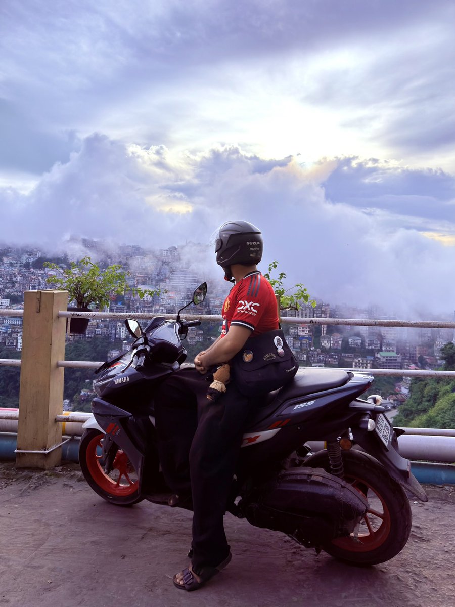 TimoRuata's tweet photo. Enjoying the view. https://t.co/UjjT8J5AT4