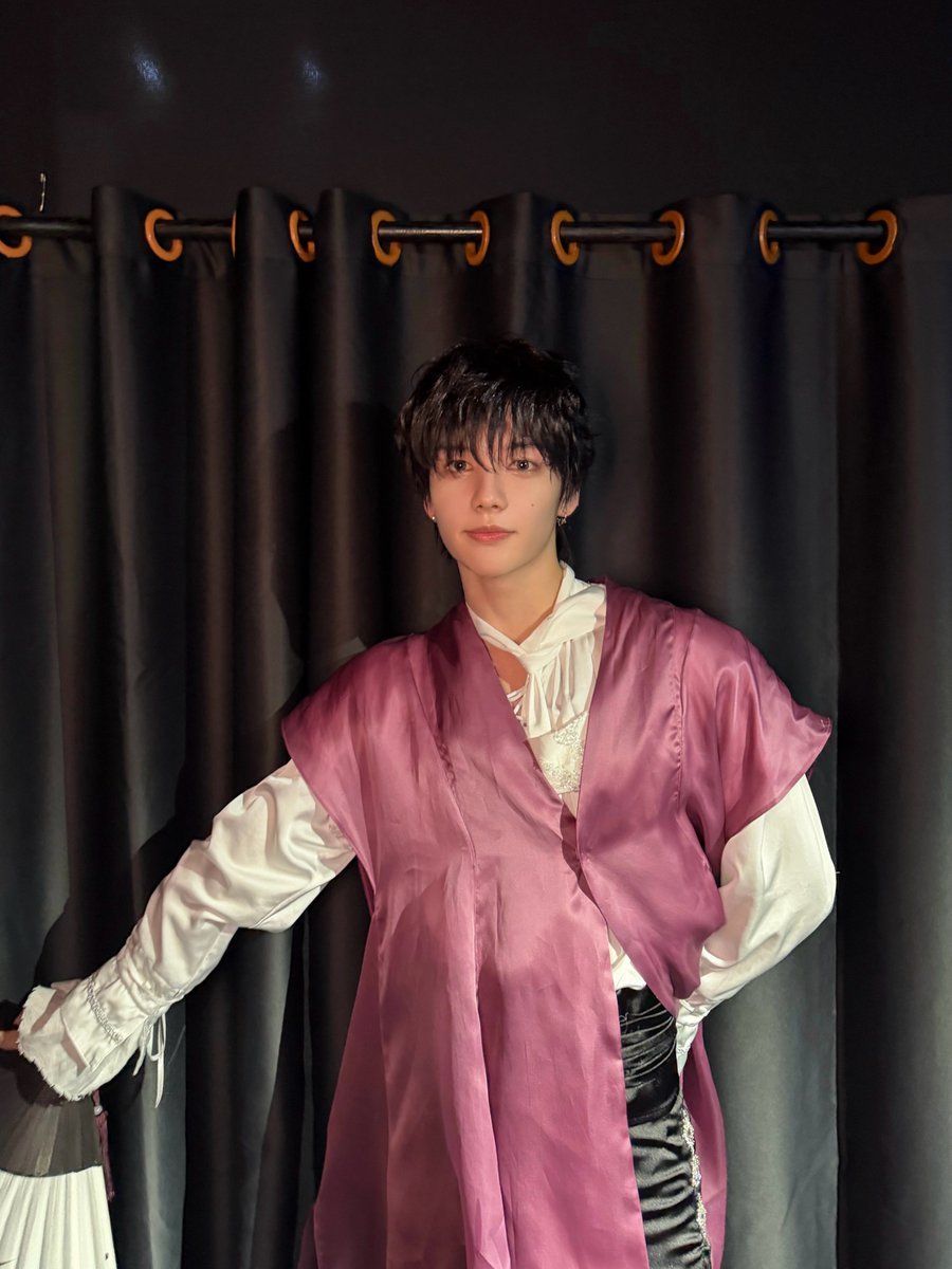 koeunthusias's tweet photo. Happy birthday Haminaaa

You already 20 and we still waiting to see your debut stages.

Always be the cherful Hamin that we know❤️

Lets celebrate your next birthday as an idol who officially debut, next year🫰🏻

#해피하민데이_나의자전거소년
#20DreamsWithHamin https://t.co/8xX3yOX2KH