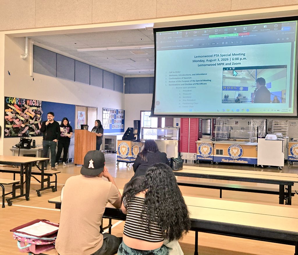 ConsulMexOxn's tweet photo. 📚En el marco de la 9ª Semana Binacional de Educación #SBE 2026, visitamos la reunión de padres de familia en la #Lemonwood Elementary School de #Oxnard 

Acercamos información sobre los servicios del Consulado y de la #VOE, brindando orientación educativa a nuestra comunidad🇲🇽🎓 https://t.co/m9wj3rQeVu
