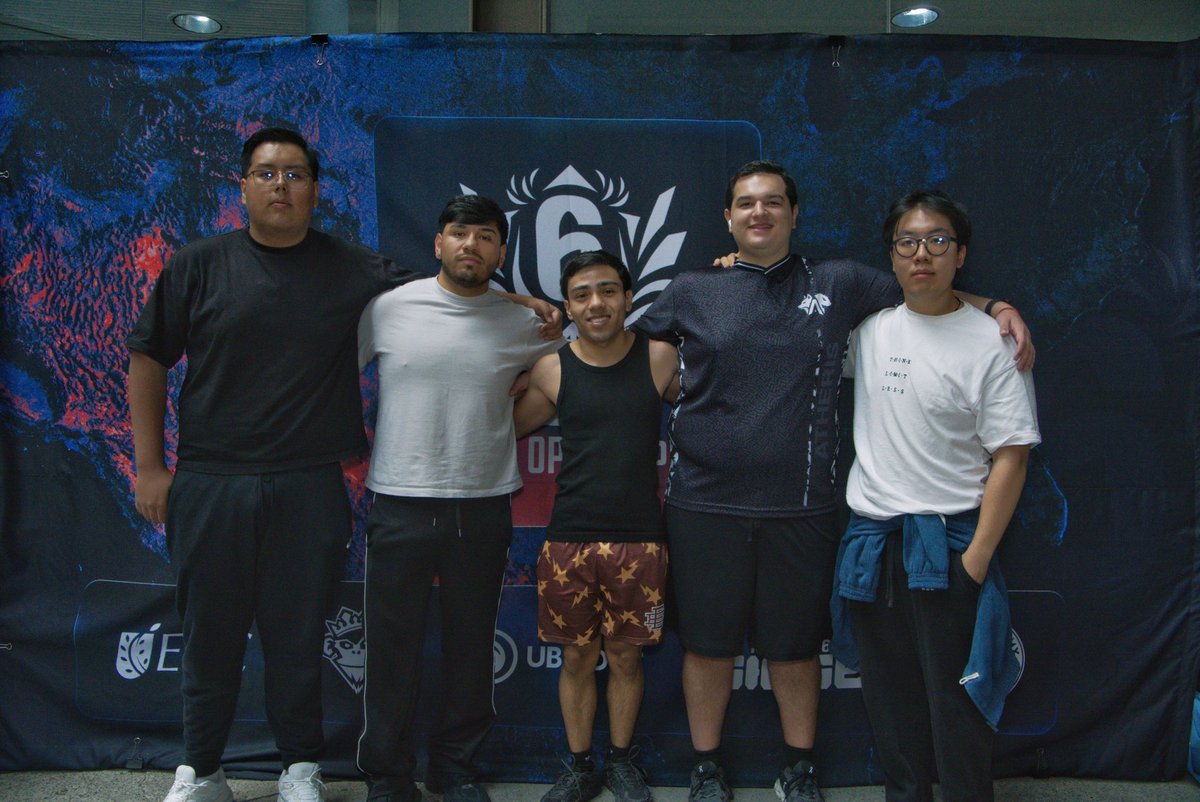R6esportsES's tweet photo. Algunos momentos memorables de la #R6NAOPENCUP México 🇲🇽 

#R6enEspañol https://t.co/4q2ELqwiPW