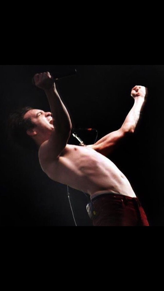 brendonthinker's tweet photo. #toplesstuesday https://t.co/59wTMZAmks